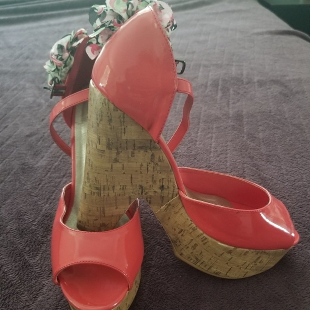 NWOT TORRID Coral wedge heels size 9